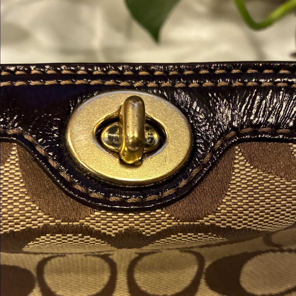 Coach Signature Turnlock Large Brown Wristlet with Leather Trim (ABBA) - Picture 3 of 12